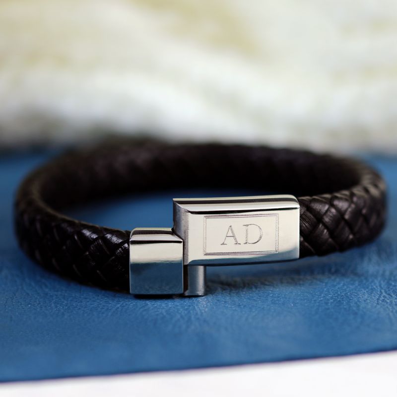 Bild von   lederarmband mit gravur fuer hjpg | Individuelle 🎁 persönliche 🎁 personalisierte Geschenke bedruckt ▪ bestickt ▪ graviert