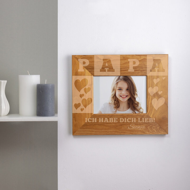 Bild von   bilderrahmen aus holz mit gravjpg | Individuelle 🎁 persönliche 🎁 personalisierte Geschenke bedruckt ▪ bestickt ▪ graviert