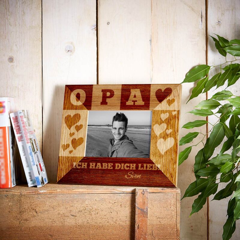 Bild von   bilderrahmen aus holz mit gravjpg | Individuelle 🎁 persönliche 🎁 personalisierte Geschenke bedruckt ▪ bestickt ▪ graviert