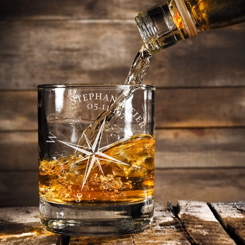 Bild von   whiskyglas mit gravur kompasjpg | Individuelle 🎁 persönliche 🎁 personalisierte Geschenke bedruckt ▪ bestickt ▪ graviert