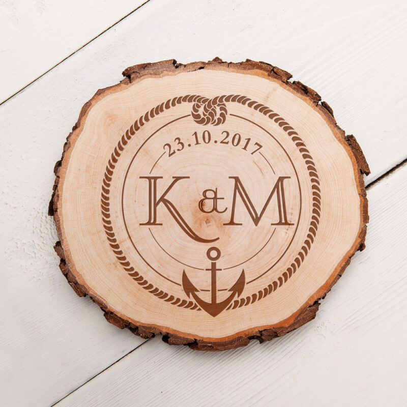 Bild von   baumscheibe mit gravur monogjpg | Individuelle 🎁 persönliche 🎁 personalisierte Geschenke bedruckt ▪ bestickt ▪ graviert