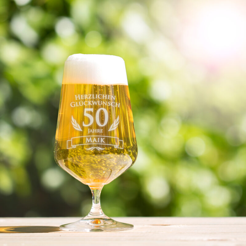 Bild von   bierglas mit gravur  gebujpg | Individuelle 🎁 persönliche 🎁 personalisierte Geschenke bedruckt ▪ bestickt ▪ graviert