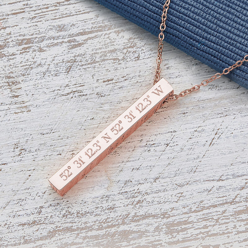 Bild von   kette mit stabanhaenger gravjpg | Individuelle 🎁 persönliche 🎁 personalisierte Geschenke bedruckt ▪ bestickt ▪ graviert