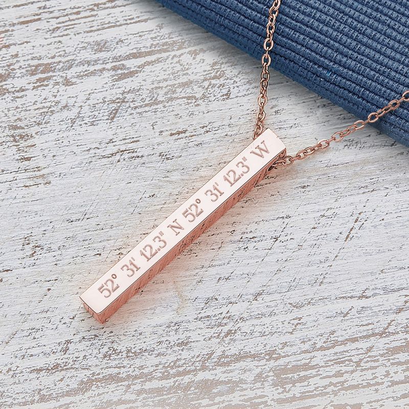 Bild von   kette mit stabanhaenger gravjpg | Individuelle 🎁 persönliche 🎁 personalisierte Geschenke bedruckt ▪ bestickt ▪ graviert