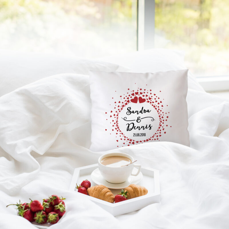 Bild von   bedrucktes kissen herz kreisjpg | Individuelle 🎁 persönliche 🎁 personalisierte Geschenke bedruckt ▪ bestickt ▪ graviert