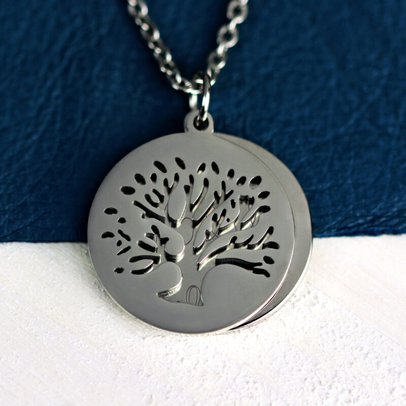 Bild von   halskette mit gravur baum unjpg | Individuelle 🎁 persönliche 🎁 personalisierte Geschenke bedruckt ▪ bestickt ▪ graviert