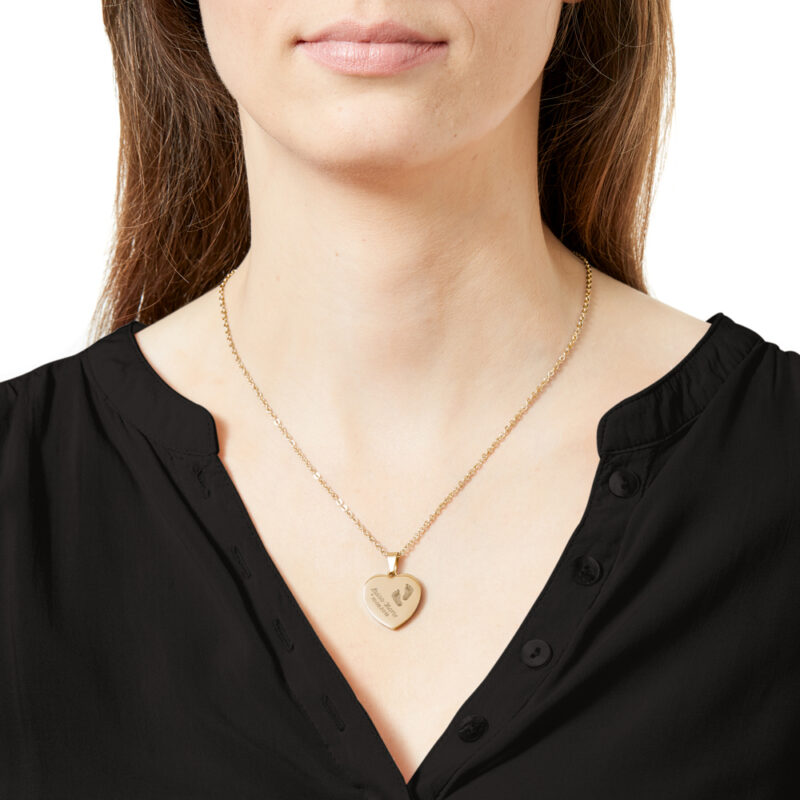 Herz Anhänger Kette mit Gravur Babyfuß Gold - Personalisiert