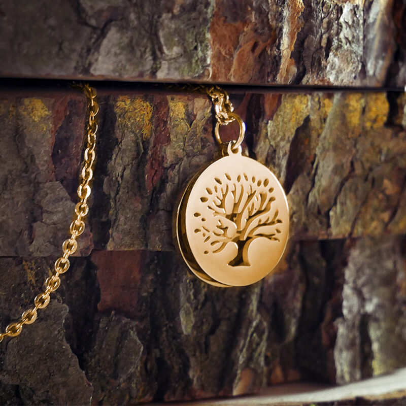 Bild von   halskette mit gravur baum unjpg | Individuelle 🎁 persönliche 🎁 personalisierte Geschenke bedruckt ▪ bestickt ▪ graviert