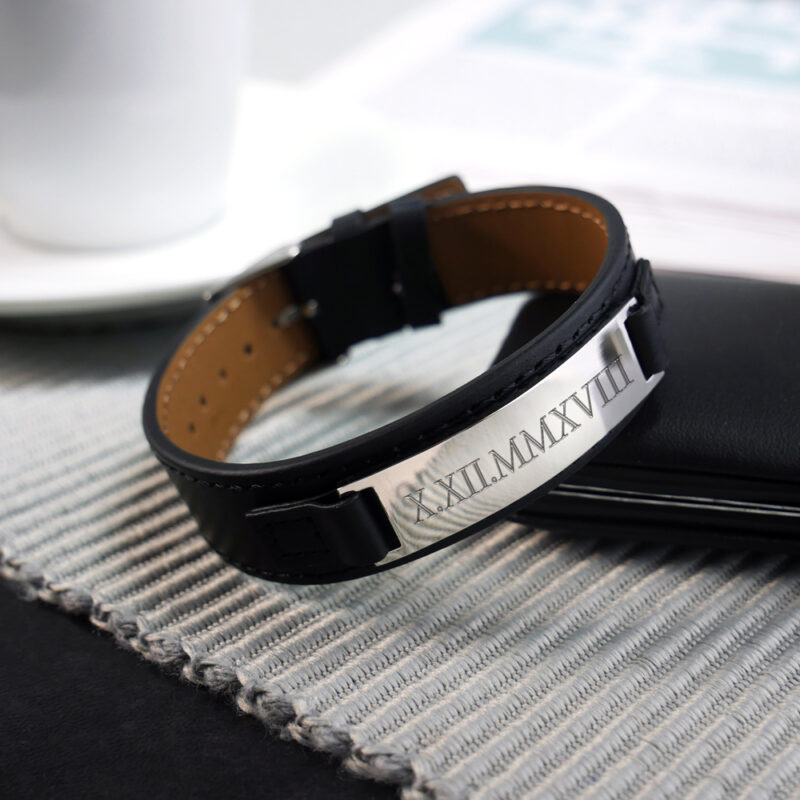 Bild von   schwarzes lederarmband mit grajpg | Individuelle 🎁 persönliche 🎁 personalisierte Geschenke bedruckt ▪ bestickt ▪ graviert