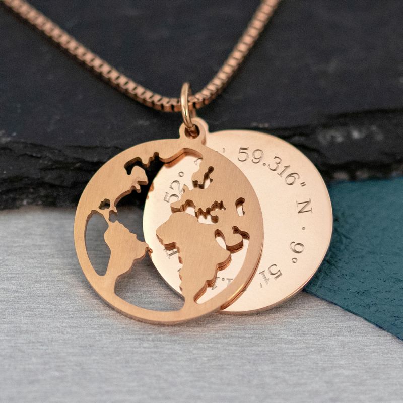 Bild von   halskette mit gravur globusjpg | Individuelle 🎁 persönliche 🎁 personalisierte Geschenke bedruckt ▪ bestickt ▪ graviert