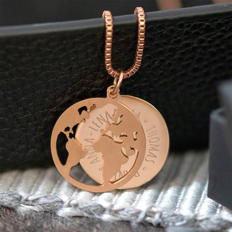 Bild von   halskette mit gravur globusjpg | Individuelle 🎁 persönliche 🎁 personalisierte Geschenke bedruckt ▪ bestickt ▪ graviert