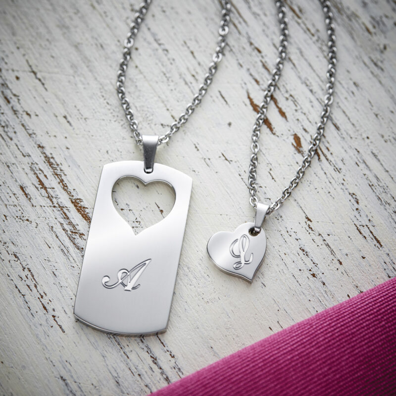 Bild von   partner halskette mit gravurjpg | Individuelle 🎁 persönliche 🎁 personalisierte Geschenke bedruckt ▪ bestickt ▪ graviert