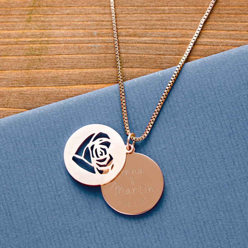 Bild von   herzkette mit gravur namen ujpg | Individuelle 🎁 persönliche 🎁 personalisierte Geschenke bedruckt ▪ bestickt ▪ graviert