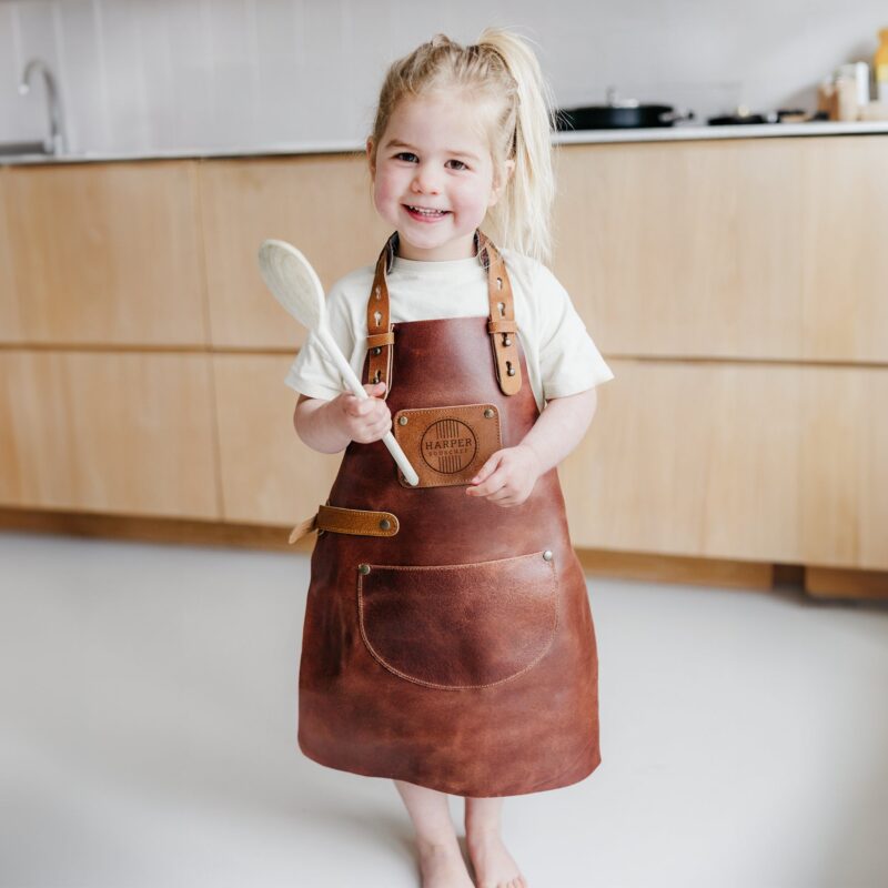 Bild von   kinderschuerze mit namen ledjpg | Individuelle 🎁 persönliche 🎁 personalisierte Geschenke bedruckt ▪ bestickt ▪ graviert