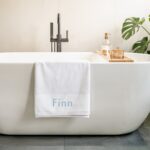 🖼️ 107201-1-badetuch-mit-namen-weiss.jpg | Individuelle 🎁 persönliche 🎁 personalisierte Geschenke bedruckt ▪ bestickt ▪ graviert Bild von badetuch mit namen weissjpg | Individuelle 🎁 persönliche 🎁 personalisierte Geschenke bedruckt ▪ bestickt ▪ graviert