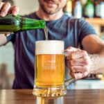 🖼️ 107578-1-bierkrug-mit-gravur.jpg | Individuelle 🎁 persönliche 🎁 personalisierte Geschenke bedruckt ▪ bestickt ▪ graviert Bild von bierkrug mit gravurjpg | Individuelle 🎁 persönliche 🎁 personalisierte Geschenke bedruckt ▪ bestickt ▪ graviert