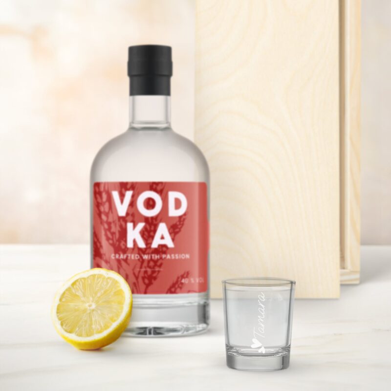 Bild von   vodka geschenkset mit glas yjpg | Individuelle 🎁 persönliche 🎁 personalisierte Geschenke bedruckt ▪ bestickt ▪ graviert