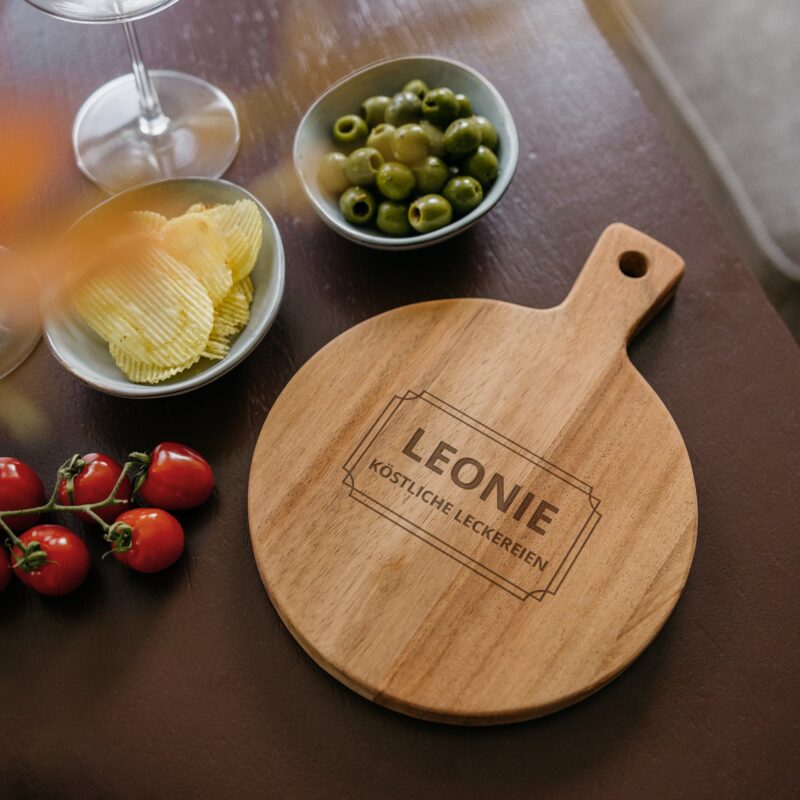 Bild von   servierbrett holz teak runjpg | Individuelle 🎁 persönliche 🎁 personalisierte Geschenke bedruckt ▪ bestickt ▪ graviert