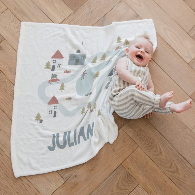 Bild von   babydecke mit namen weissjpg | Individuelle 🎁 persönliche 🎁 personalisierte Geschenke bedruckt ▪ bestickt ▪ graviert