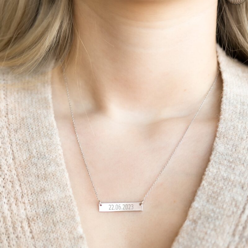 Bild von   kette mit namen horizontaljpg | Individuelle 🎁 persönliche 🎁 personalisierte Geschenke bedruckt ▪ bestickt ▪ graviert