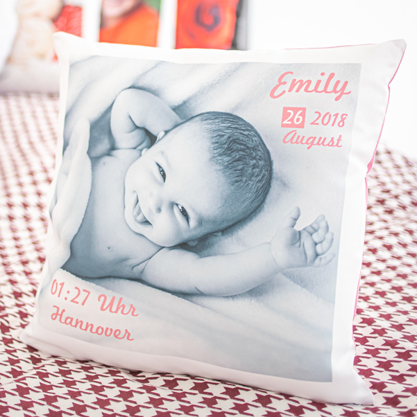 Bild von   fotokissen farbigjpg | Individuelle 🎁 persönliche 🎁 personalisierte Geschenke bedruckt ▪ bestickt ▪ graviert