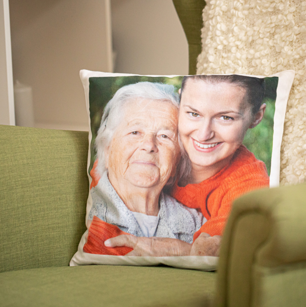 Bild von   kuschelkissenjpg | Individuelle 🎁 persönliche 🎁 personalisierte Geschenke bedruckt ▪ bestickt ▪ graviert