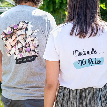 Bild von   t shirt grau rueckseite xljpg | Individuelle 🎁 persönliche 🎁 personalisierte Geschenke bedruckt ▪ bestickt ▪ graviert