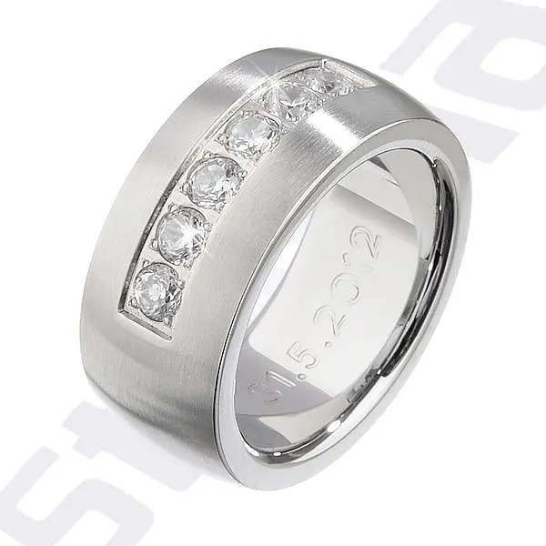 Bild von   ring mit gravur aus satiniertejpg | Individuelle 🎁 persönliche 🎁 personalisierte Geschenke bedruckt ▪ bestickt ▪ graviert