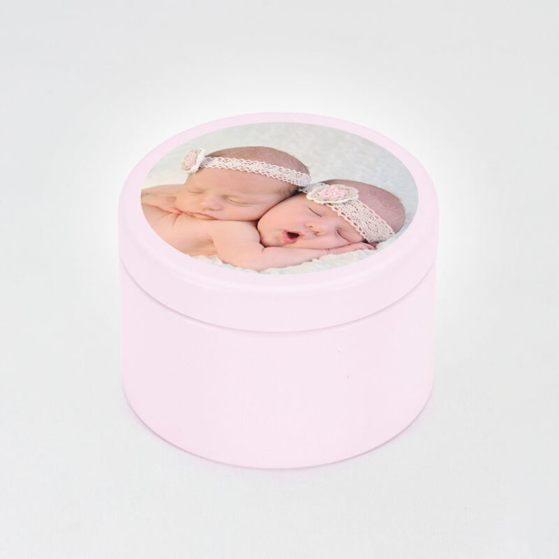 Bild von   rosa metalldose zur geburt mitjpg | Individuelle 🎁 persönliche 🎁 personalisierte Geschenke bedruckt ▪ bestickt ▪ graviert