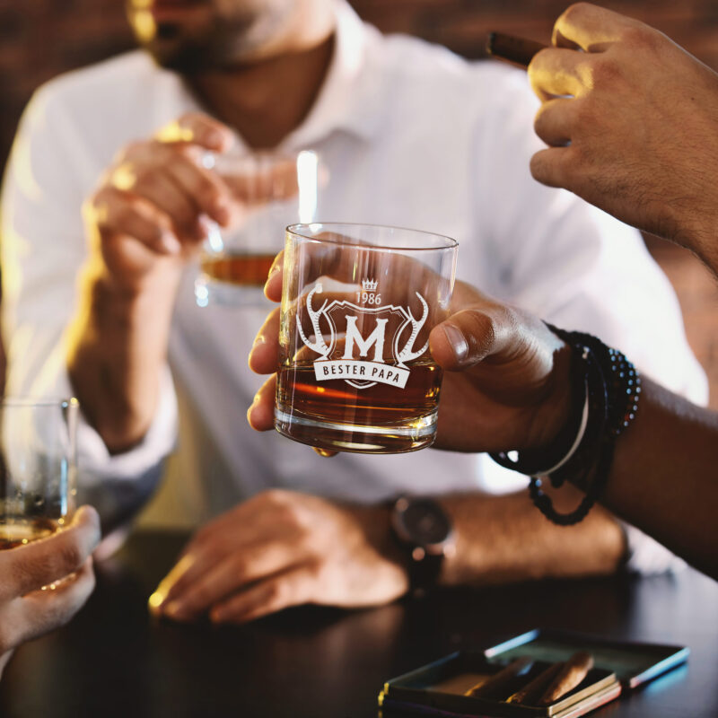Bild von   personalisiertes whiskyglas mijpg | Individuelle 🎁 persönliche 🎁 personalisierte Geschenke bedruckt ▪ bestickt ▪ graviert