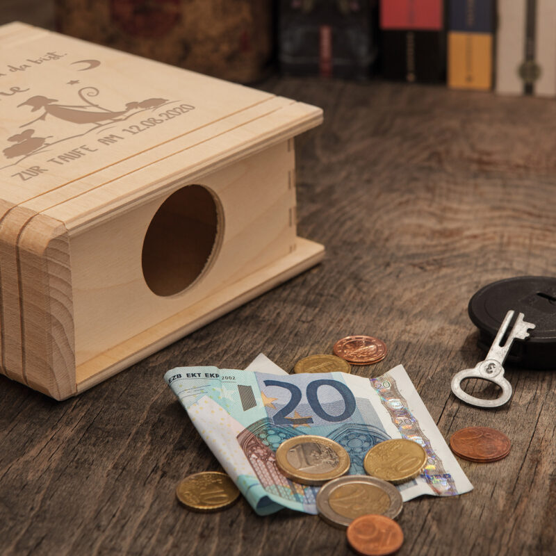 Bild von   spardose buch aus holz mit gjpg | Individuelle 🎁 persönliche 🎁 personalisierte Geschenke bedruckt ▪ bestickt ▪ graviert