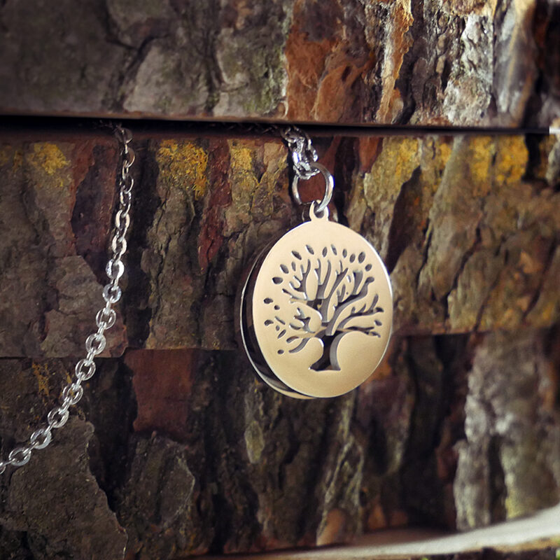 Bild von   halskette mit gravur  anhaejpg | Individuelle 🎁 persönliche 🎁 personalisierte Geschenke bedruckt ▪ bestickt ▪ graviert
