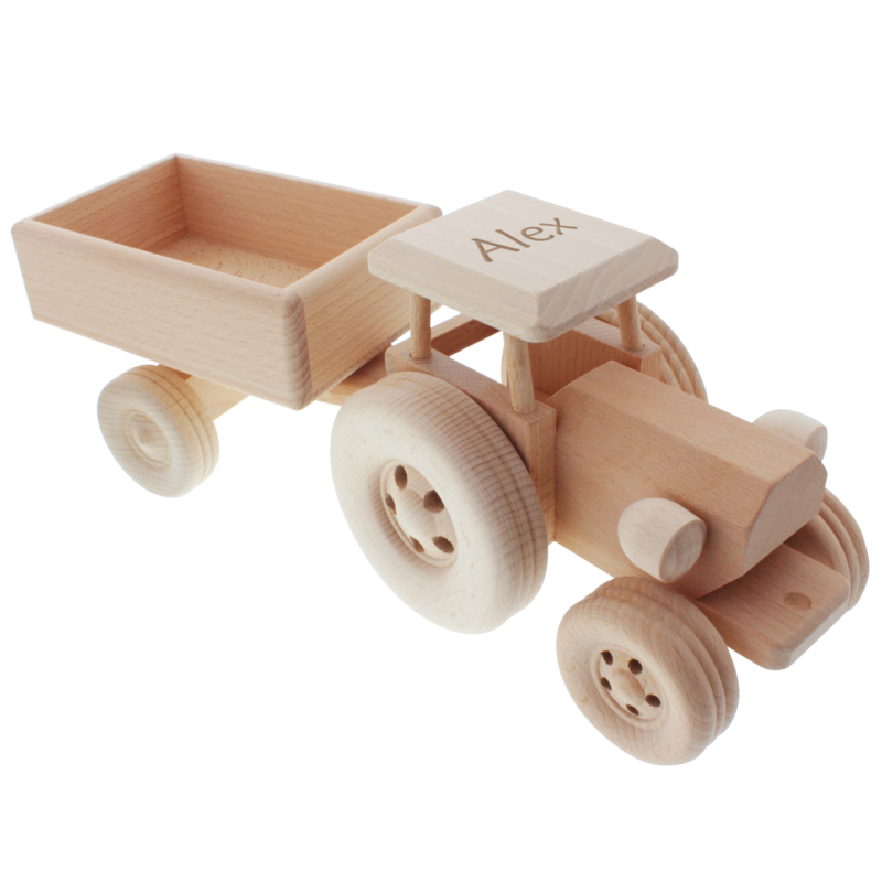 Bild von   traktor aus holz mit namens grpng | Individuelle 🎁 persönliche 🎁 personalisierte Geschenke bedruckt ▪ bestickt ▪ graviert
