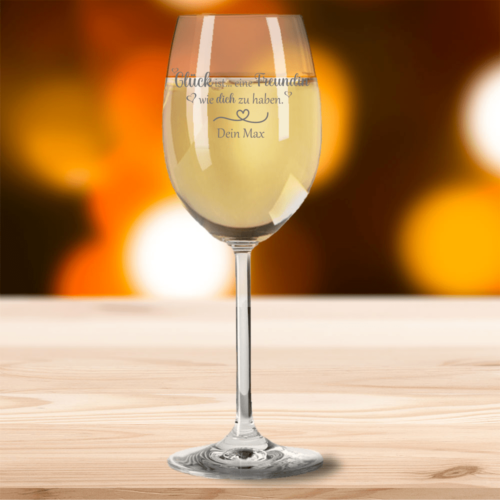 Weißweinglas von Leonardo Glück ist eine Freundin