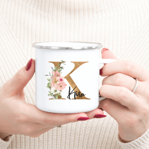 Personalisierte Tasse Emaille mit Buchstaben und Blumen