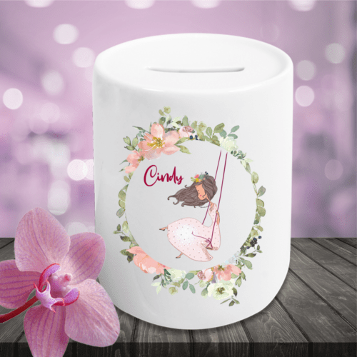 Spardose für Kinder mit Namen Mädchen auf Schaukel