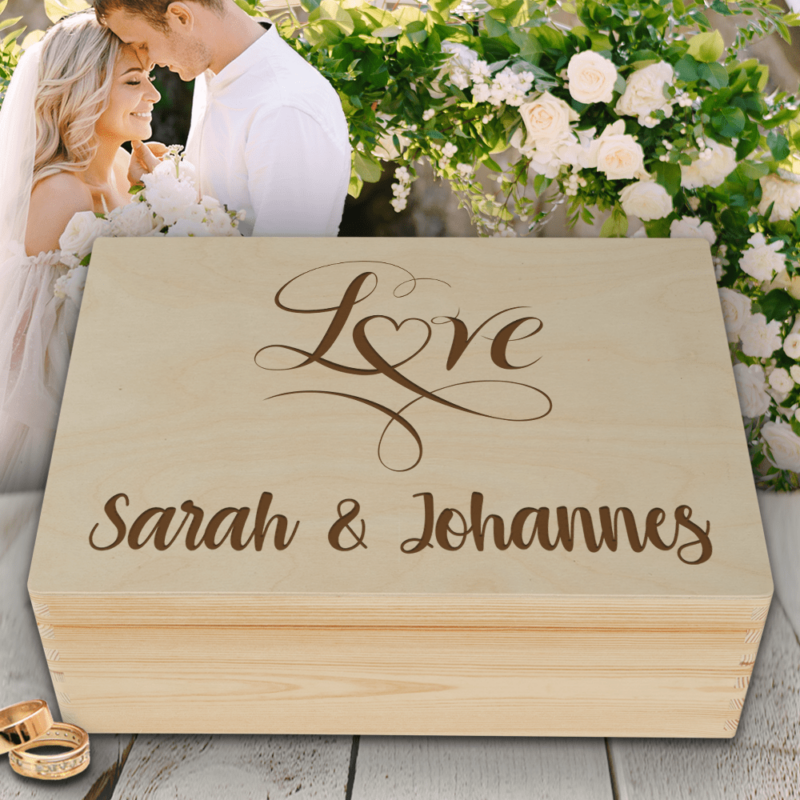 Personalisierte Erinnerungsbox Hochzeit Love mit Wunschnamen