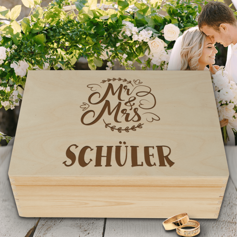 Personalisierte Erinnerungsbox Hochzeit Mrs. & Mrs. mit Wunschgravur