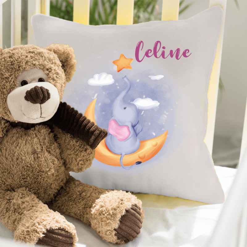 Bild von   namenskissen fuer maedchen elepng | Individuelle 🎁 persönliche 🎁 personalisierte Geschenke bedruckt ▪ bestickt ▪ graviert