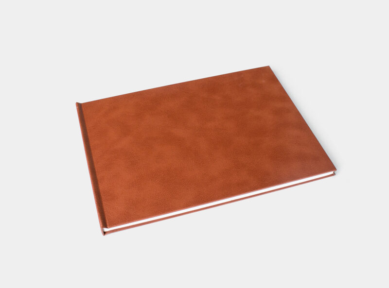 Bild von   fotobuch leder a querjpg | Individuelle 🎁 persönliche 🎁 personalisierte Geschenke bedruckt ▪ bestickt ▪ graviert