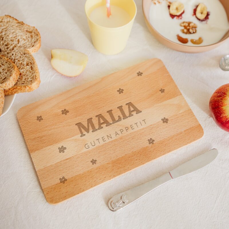 Bild von   fruehstueckbrettchen mit namenjpg | Individuelle 🎁 persönliche 🎁 personalisierte Geschenke bedruckt ▪ bestickt ▪ graviert