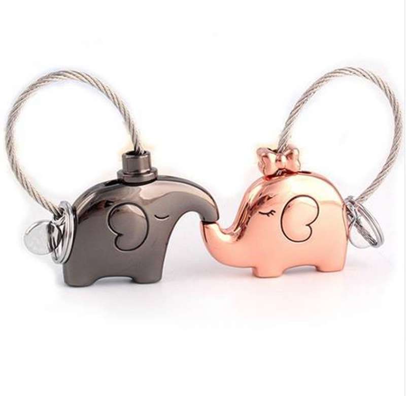 Bild von   schluesselanhaenger kuessendejpg | Individuelle 🎁 persönliche 🎁 personalisierte Geschenke bedruckt ▪ bestickt ▪ graviert