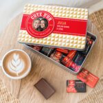 Bild von   personalisierte geschenkdose mjpg | Individuelle 🎁 persönliche 🎁 personalisierte Geschenke bedruckt ▪ bestickt ▪ graviert