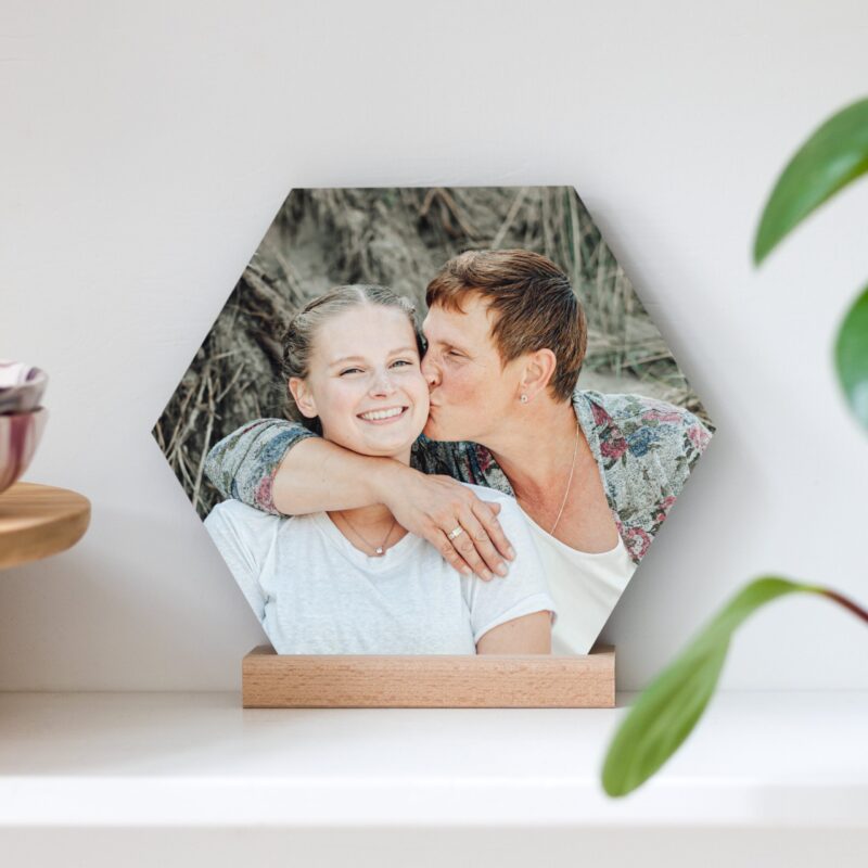 Bild von   fotokachel mit staender hexajpg | Individuelle 🎁 persönliche 🎁 personalisierte Geschenke bedruckt ▪ bestickt ▪ graviert