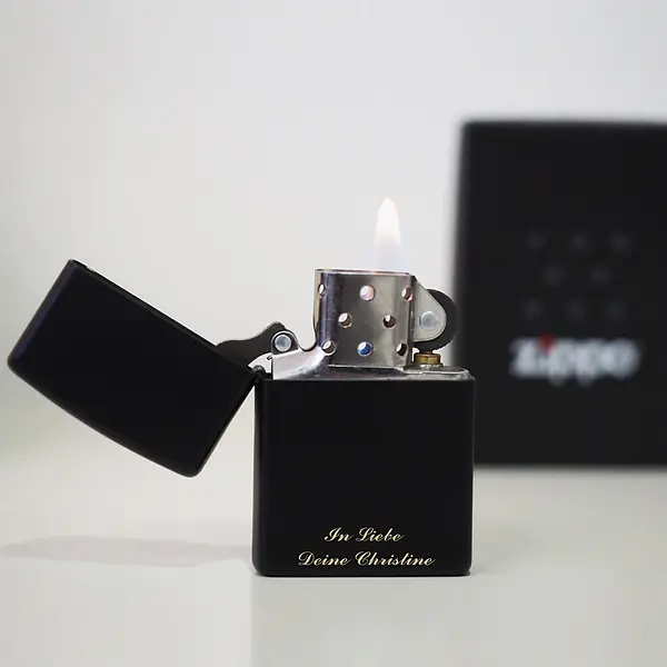 Bild von   feuerzeug zippo schwarz mit grjpg | Individuelle 🎁 persönliche 🎁 personalisierte Geschenke bedruckt ▪ bestickt ▪ graviert