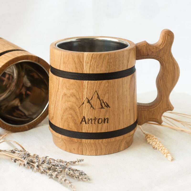 Bild von   bierkrug eichenholz edelstahjpg | Individuelle 🎁 persönliche 🎁 personalisierte Geschenke bedruckt ▪ bestickt ▪ graviert
