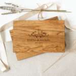 Bild von   fruehstuecksbrett eiche mit injpg | Individuelle 🎁 persönliche 🎁 personalisierte Geschenke bedruckt ▪ bestickt ▪ graviert