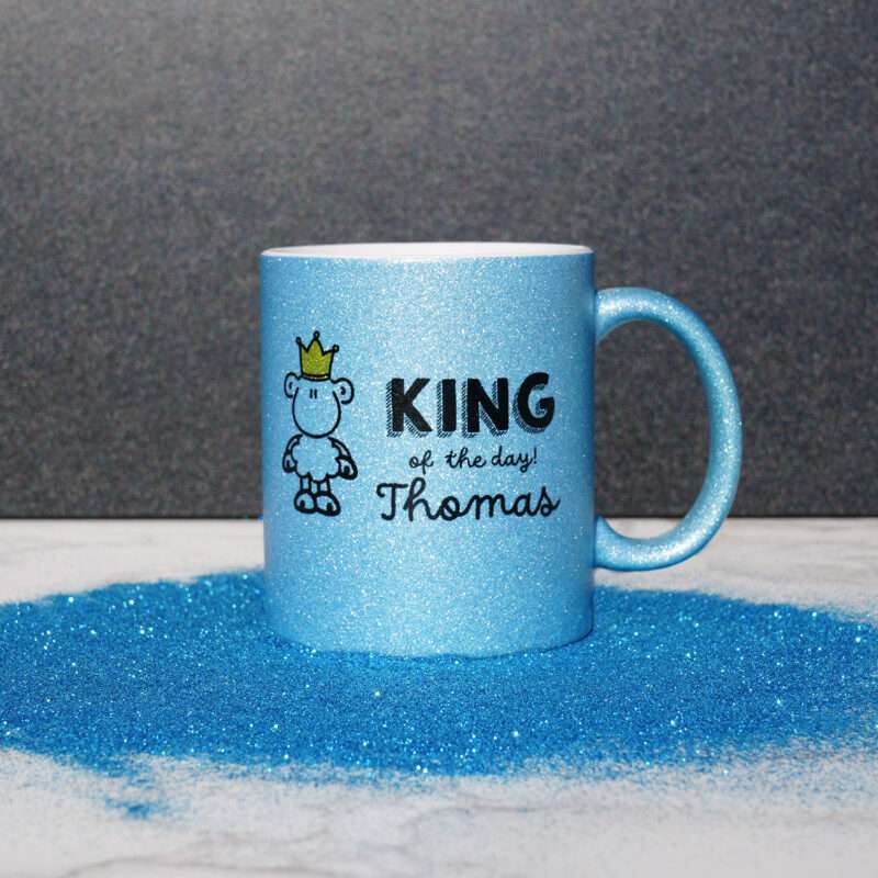 Bild von   glitzertasse king of the dayjpg | Individuelle 🎁 persönliche 🎁 personalisierte Geschenke bedruckt ▪ bestickt ▪ graviert