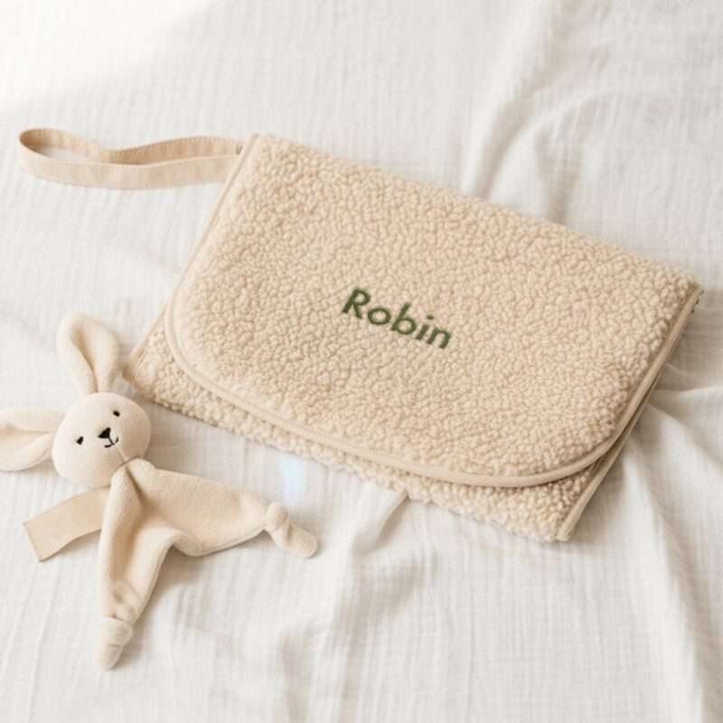 Bild von   teddy wickelunterlage mit namejpg | Individuelle 🎁 persönliche 🎁 personalisierte Geschenke bedruckt ▪ bestickt ▪ graviert