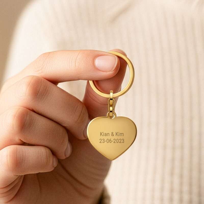 Bild von   schluesselanhaenger mit gravurjpg | Individuelle 🎁 persönliche 🎁 personalisierte Geschenke bedruckt ▪ bestickt ▪ graviert